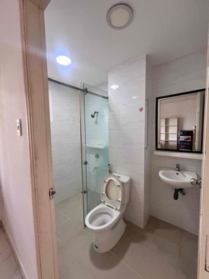 Rent the entire floor with a balcony - cash house