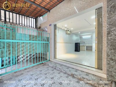 The House of Private Walkway is the original Thoại Ngọc Hầu.