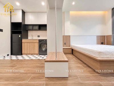 Open the high-end apartment-- 50 M2, balcony, kitchen split.