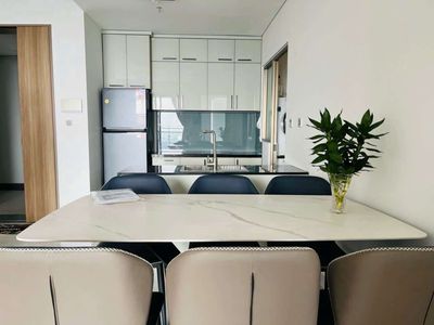 Rents for Jason's Box, District 7. 82 meters, two bedrooms, apartment furniture. Only 18 million a month.