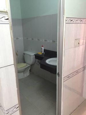 The room is 35 meters wide near Central Chief of Staff dh Huflit