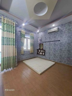 The clean house is 5.5*15, ground floor, three bedrooms, three toilets, basic interiors.