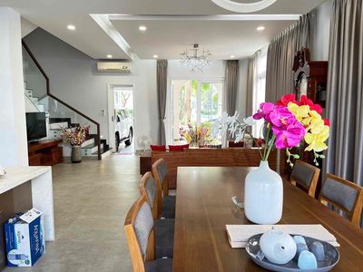 The Venica villa, area 246 meters, view pools for 70 million a month.
