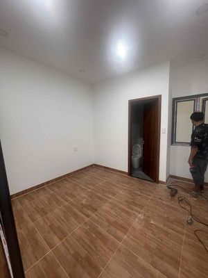 New building is 100%. Two floors up. Four bedrooms. Five toilets near T3 Station.
