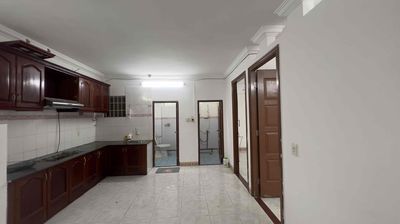Rent the apartment. Two bedrooms. The river view is 10 million.