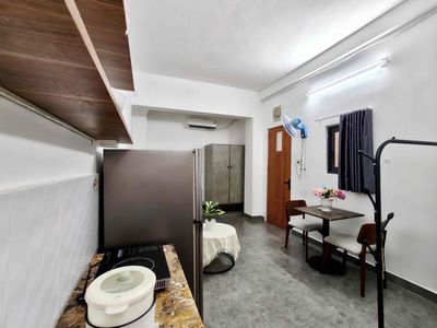 Rent room in Bàu Cát, wide open.