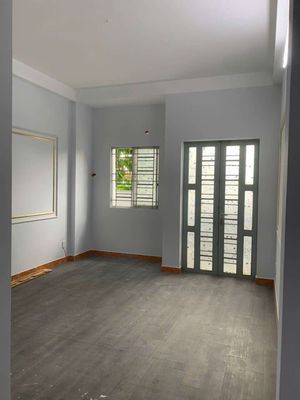 Rent a three-size bedroom across from Bonchen.