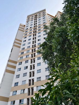 Rent the apartment three bedrooms.