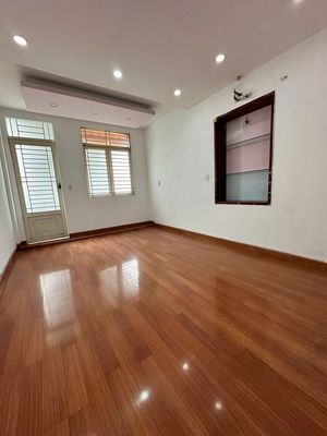 Nguyễn Tri Phương-7.9 district 10-4 x17 m-3. Second floor bedroom 3 toilet- 20 million a month