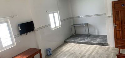 A clean motel costs students.