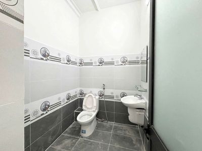 The 1st Bedroom - 1 pb and the balcony in cmt8, District 10