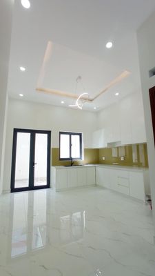 Rent the new house 100% Phạm Văn Chí, 4th floor bedroom 5 toilets, 12.5 million.