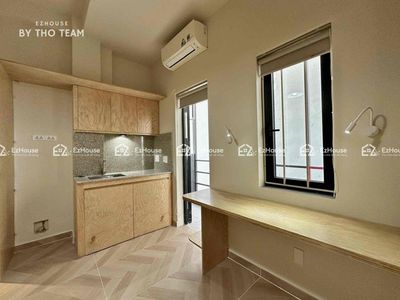 Rent the Tân Bình-- right into the airline academy -- full interior.
