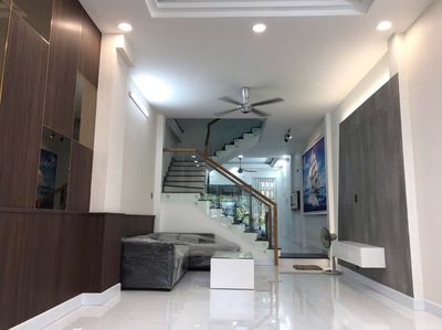 Need to rent an alley building 40/3 A Bàu Cát 1-714 Q.Tân Bình