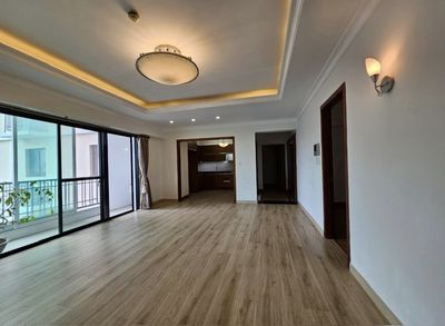 Three rooms, 120 M2, cantavil An Phú, 20 million, no furniture.