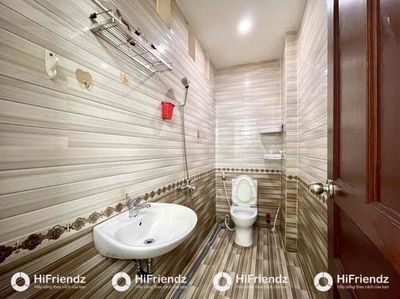 Hire Studio Full interior near the University of Sen