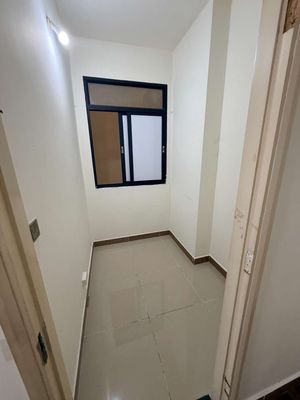 Rent room in apartment seven.