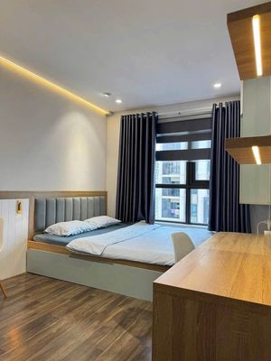The Samland Airport-3 apartment is full of furniture. 89 m2 costs 16.5 million a month.