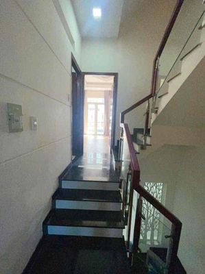 Rent the TRI. Three floors. Nguyễn Văn Đậu