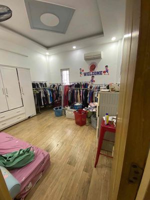 Three-story rent with air-cold machines, laundry machines.
