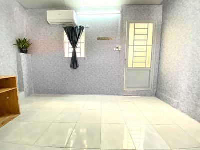 1 Super Pretty studio right at the sound bridge - 20 M2 - full interior - window