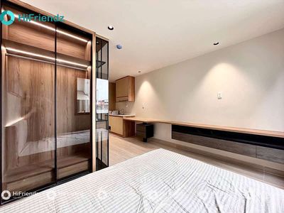 Rent the mini apartment, open window - full interior