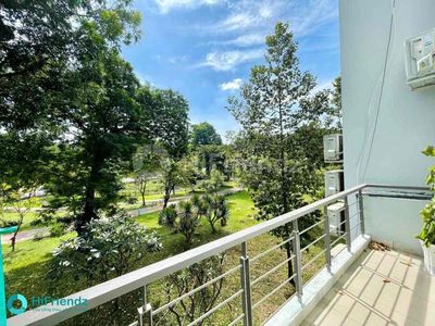 The bandol service apartment right in the park.