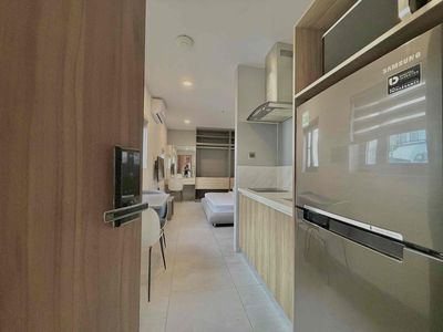clear the elevator vault. 24/7, clear the room full of furniture right here in pxl.