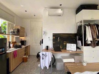 lived by his room near the flower college, umeh, huflit