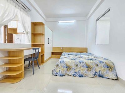 Empty the furniture room. It's like Bùi Đình Tuý.
