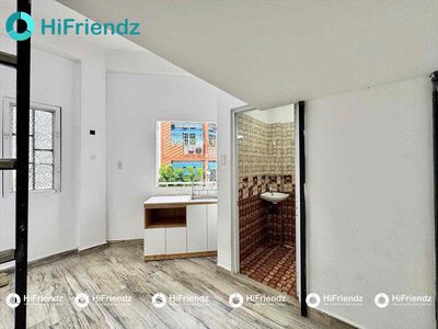 Rent us a room ready for the Cold Machine, Emart 2 Pon Hymura.