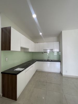 We're renting Topaz Elite -10 million - 70 meters 2 bedrooms 2 toilets - there's curtains - right there