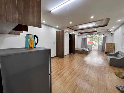 Studio is 40 meters wide right ueh cs B - Nguyễn Tri Phương District 10