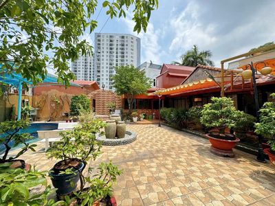 Rent the New York City mansion 650 M2 full interior.