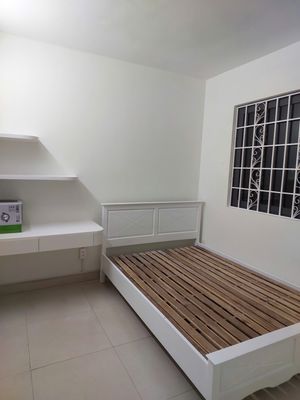 It's the owner who rents a beautiful apartment. Two bedrooms. Two toilets.
