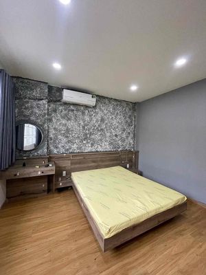 Right on the bid-for-two Lê Hồng Phong bedrooms, District 10.