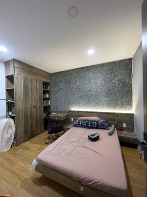 Right on the bid-for-two Lê Hồng Phong bedrooms, District 10.