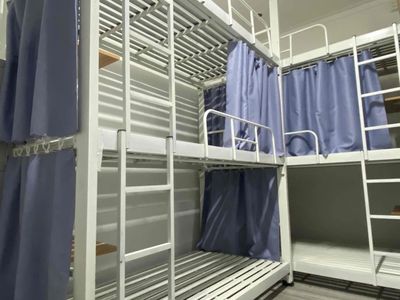 The new students' dorm opens near uth. All expenses.