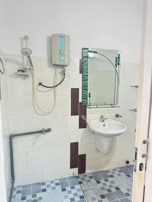 apartments 4 to 5 people 2 P sleeping - 70 meters, 2 blocks, 2 air conditioning.