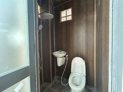 Rent a new medical hotel room 100%. Full interior, next to pmh. 10 p over umber