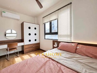 Super A newly opened bedroom -- balcony, elevators right on P's power.