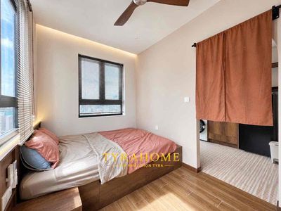 Super A newly opened bedroom -- balcony, elevators right on P's power.