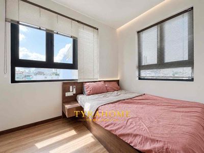 Super A newly opened bedroom -- balcony, elevators right on P's power.