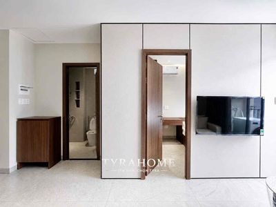 High-class apartment-- balcony, clean the kitchen up at Tân Cảng.