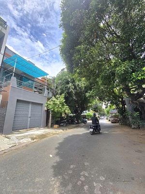Rent a D10-Tân Phú street. Area 0.5 x 20-0-0-3, 3 bedrooms, 2 toilets