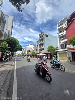 Rent a mtkd Tân Sơn Nhì area 4.2 x25-3rd floor house, Sant. Seven bedrooms, four toilets.