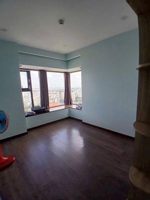 Three bedroom C/c Phú Thạnh-Nguyễn Sơn at 10.5 million a month.