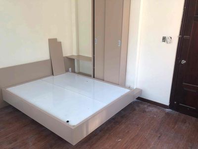 Rent the Studio District Window near Law University, University of Deeds.