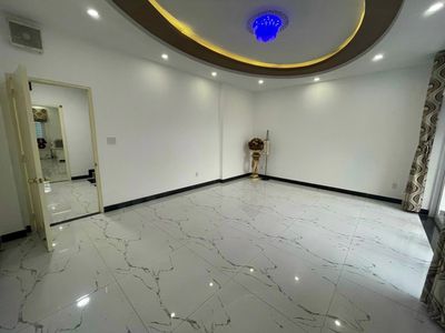 Nice house. 20 meters of Firefly 6 x23 meters. 4th floor bedroom plus cold machine near 5