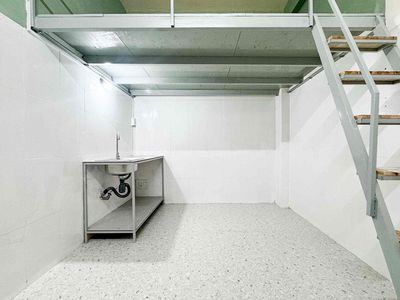 A cheap hotel room just 10 minutes past University of Haflit